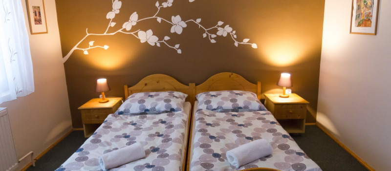 8e0b367f2d8a9a6d9d6eb248c2a4d4fd