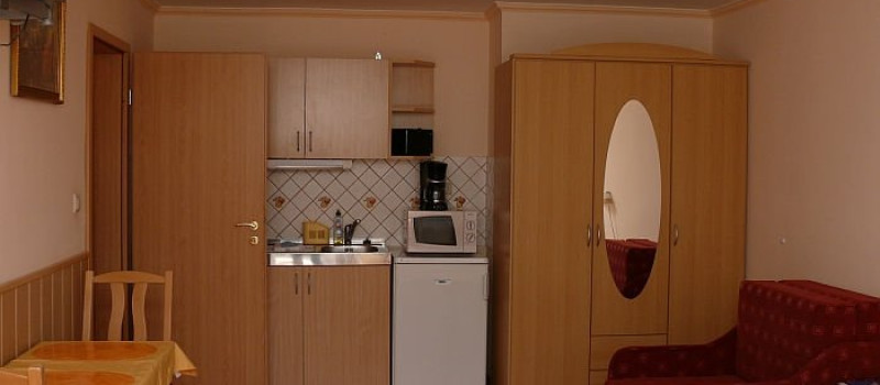 9D85A73E99AA697B5BFA8F6448EE7BB9