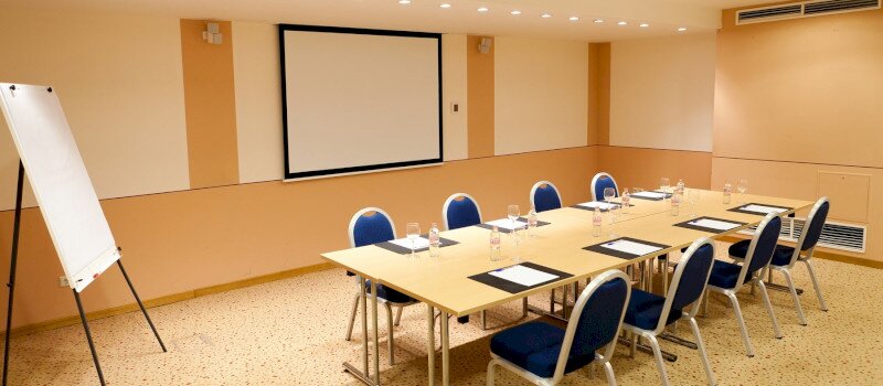 cormoran break out room_36m2