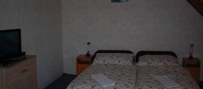 dvoulůžkové pokoj / szoba / double room / Schlafzimmer