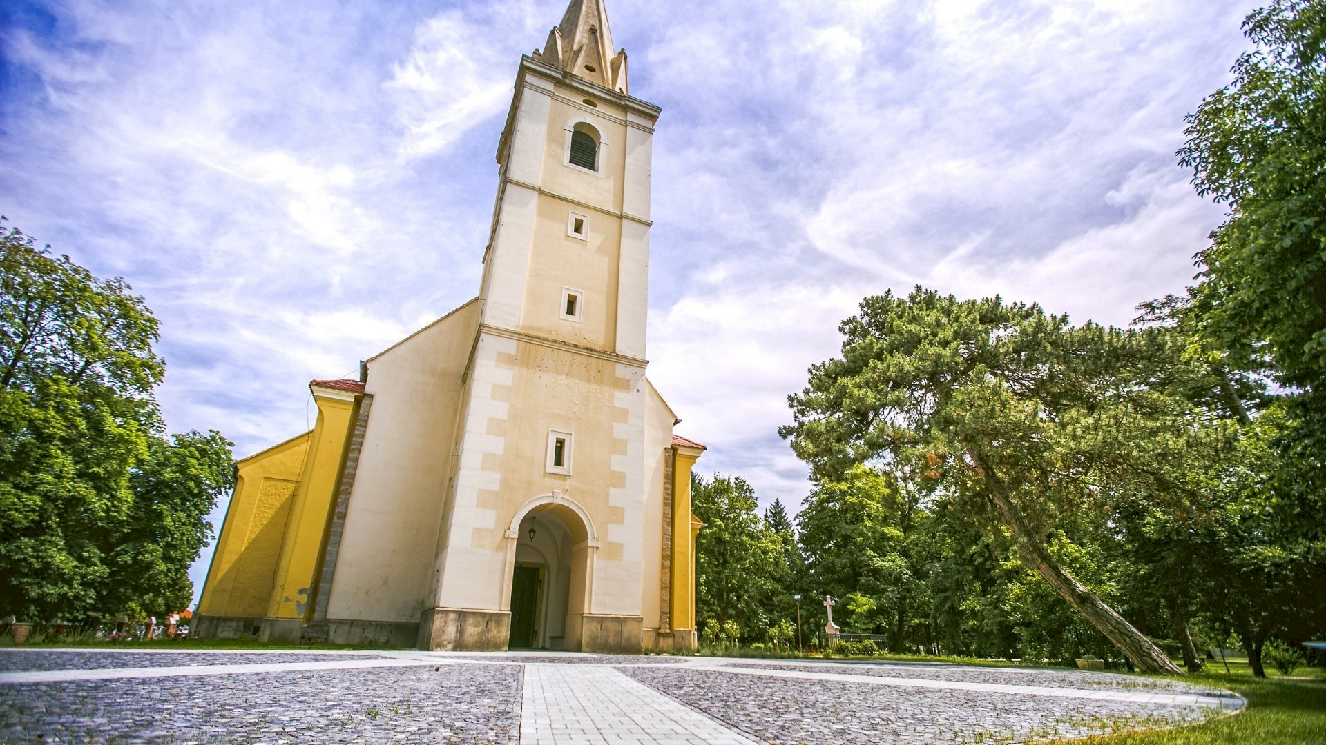 Katolický farní kostel svatého Klimenta - Bükfürdő környékén - Visit Bük