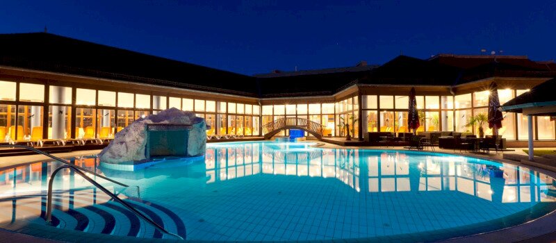 outside pool_night