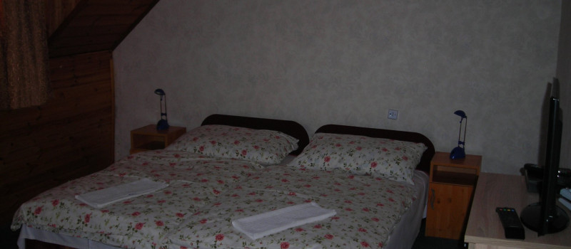 Schlafzimmer / double room / dvoulůžkové pokoj / szoba