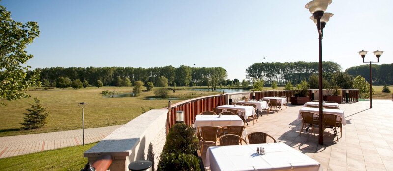 seasons restaurant_terrace