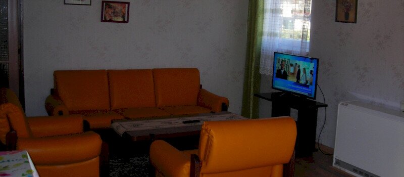 Wohnzimmer / nappali / obývací pokoj / living room 